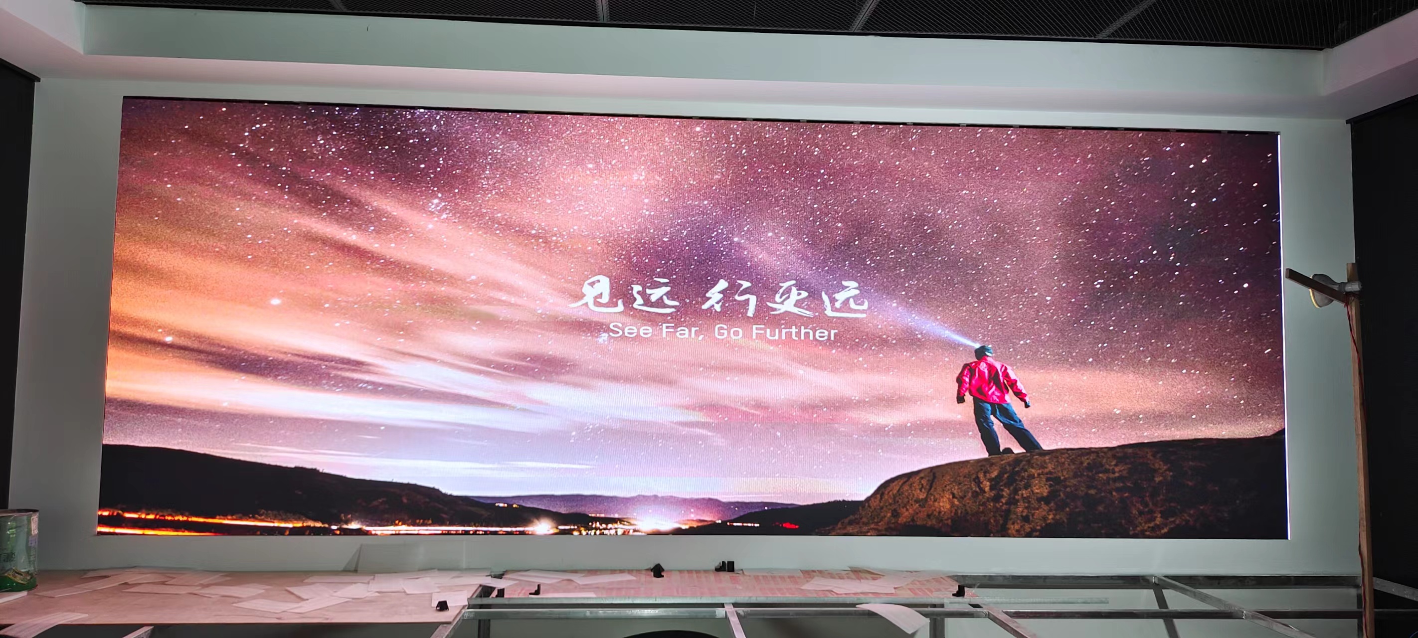 某企业展厅项目室内P2.5LED全彩显示屏32平方（共计两块）